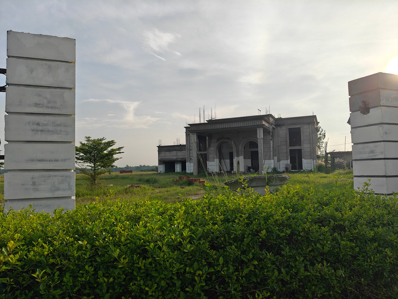 best-farmhouse-project-in-lucknow-clubhouse
